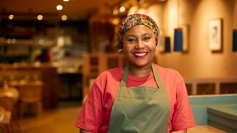 Нигерийски готвач прави история със звезда Мишлен за своя ресторант в Лондон