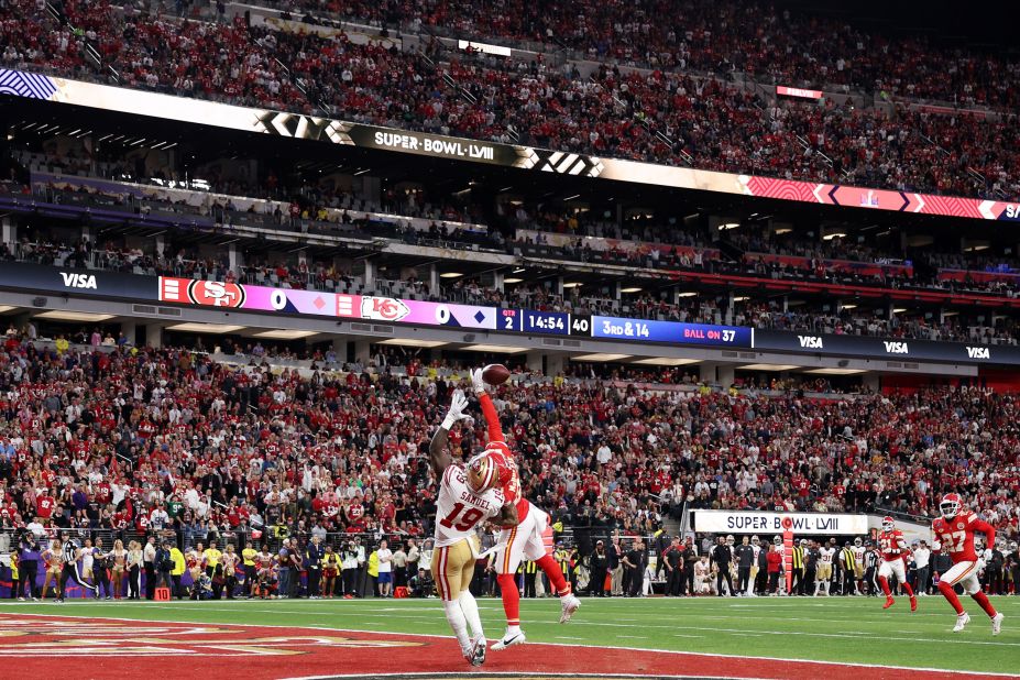 Chiefs cornerback Trent McDuffie defends a pass intended for 49ers wide receiver Deebo Samuel during the second quarter.