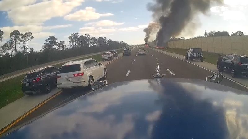shows plane crash on Florida highway