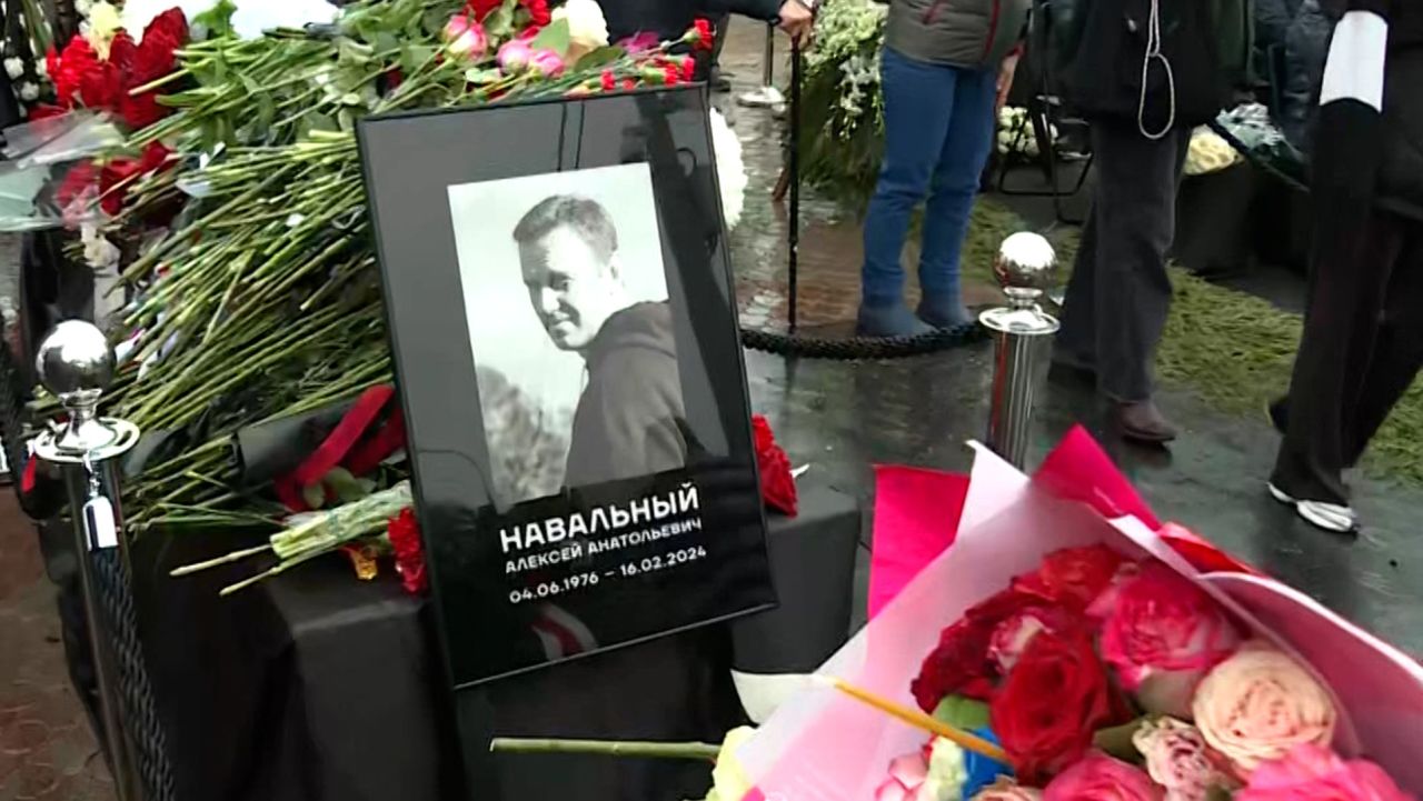 navalny gravesite 01 VPX