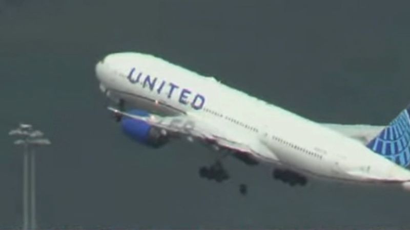 Гума падна от полет на United Airlines веднага след излитане в Сан Франциско, повреждайки няколко автомобила