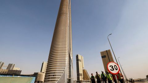 The city is home to the tallest building in Africa, the "Iconic Tower," by architects Dar al-Handasah Shair & Partners, which was completed in 2023. Located in the new city's central business district, it stands at an impressive <a href="https://www.dar.com/news/details/iconic-tower-tops-out-as-africa%E2%80%99s-tallest-skyscraper-" target="_blank" target="_blank">385 meters</a> (1,263 feet).