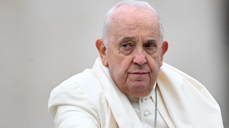 Папа Франциск казва, че неговите консервативни критици в църквата имат „самоубийствено отношение“
