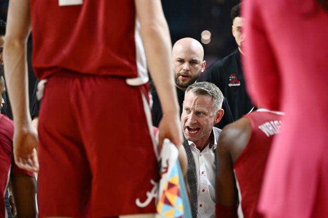 Alabama coach Nate Oats talks to his team during a time out in the first half. Alabama trailed UConn 44-40 at halftime.