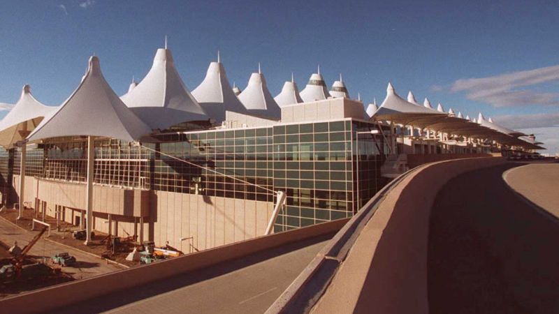 Um voo Boeing 737-800 Southwest de Denver perdeu a tampa do motor, a FAA está investigando