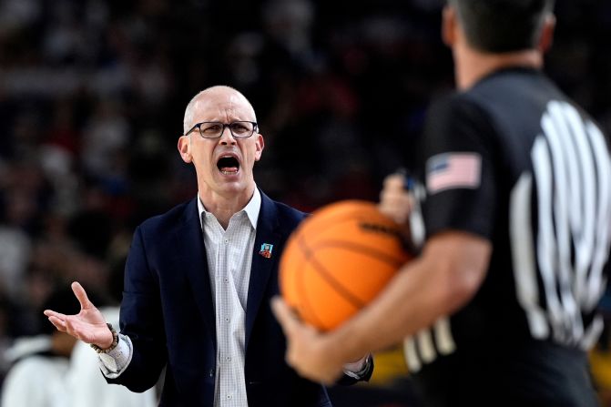UConn head coach Dan Hurley argues with the referee during the first half.
