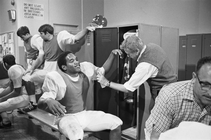 Simpson gets the "instant sweat" treatment from a makeup crew on the set of the TV series "Medical Center" in 1969.