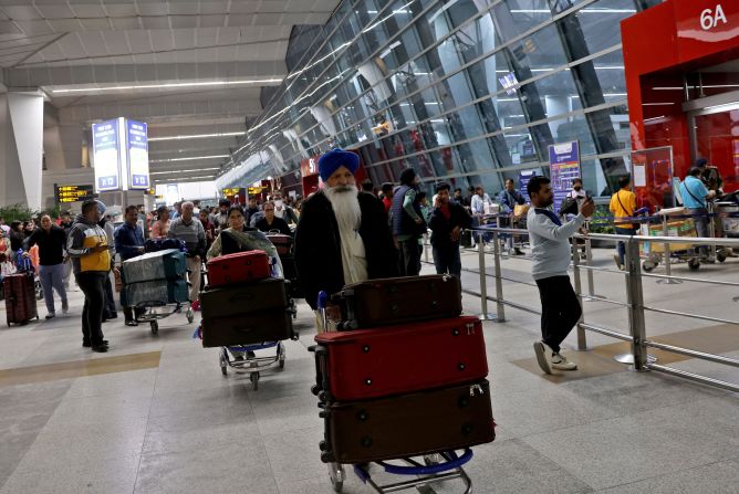 <strong>10. Delhi Indira Gandhi International Airport:</strong> Delhi Airport welcomed about 72 million passengers in 2023, up about 5% from 2019 figures.