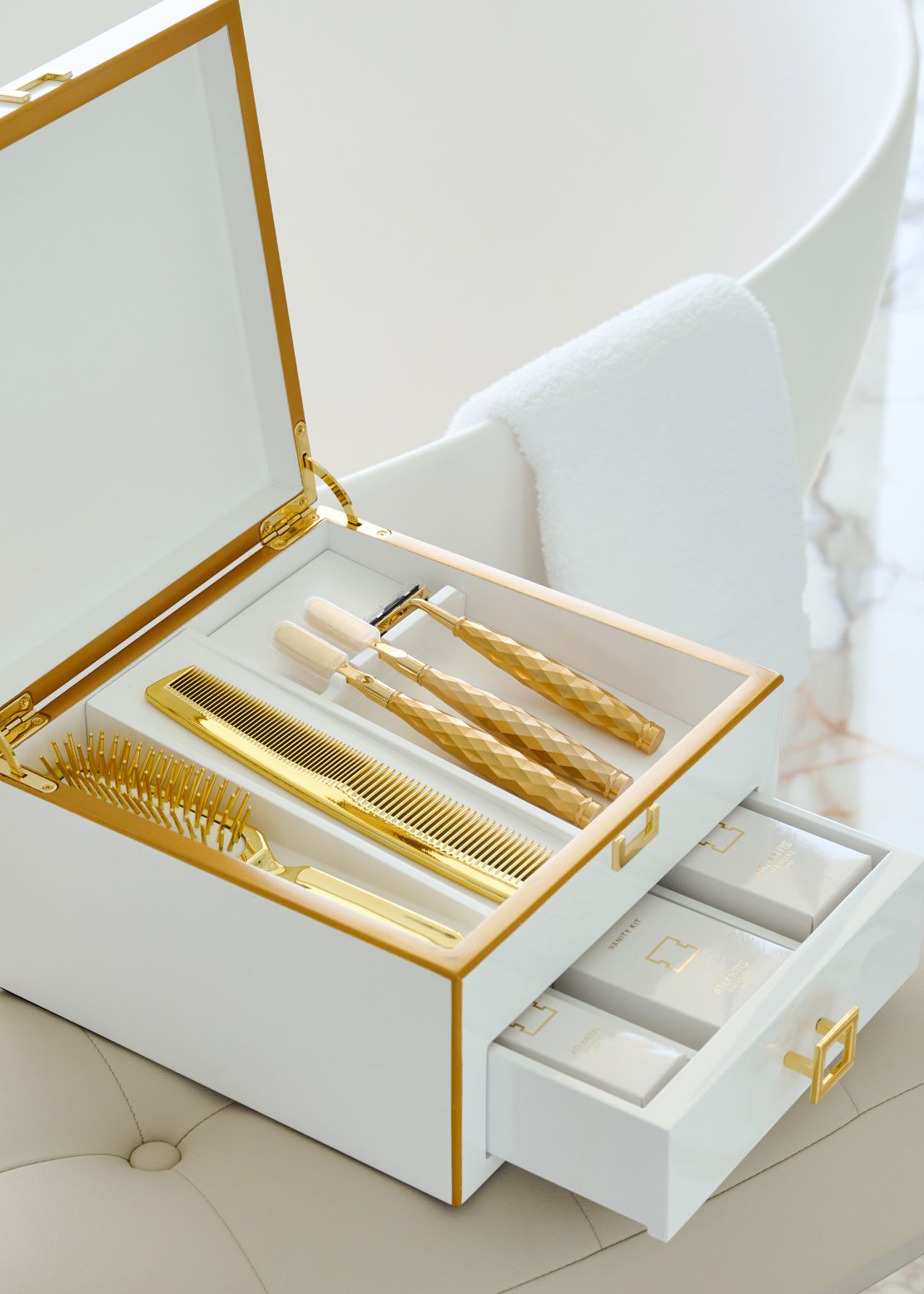 Atlantis, The Royal: The Royal Mansion penthouse suite has designer amenities made by French fashion house Hermès, as well as bespoke gold toothbrushes, combs and brushes.