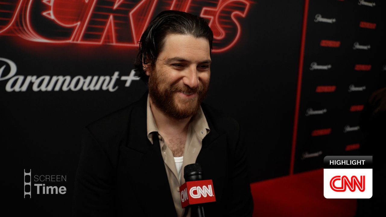 cnn screen time knuckles adam pally thumb