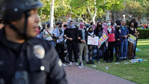 LAPD surrounds students protesting in support of Palestinians at an encampment at the University of Southern California's Alumni Park, as the conflict between Israel and the Palestinian Islamist group Hamas continues, in Los Angeles, California, U.S., April 24, 2024.