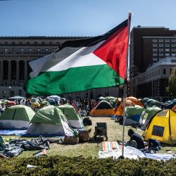 NEW YORK, NEW YORK - APRIL 25: Columbia University students participate in an ongoing pro-Palestinian encampment on their campus following last week's arrest of more than 100 protesters on April 25, 2024 in New York City. In a growing number of college campuses throughout the country, student protesters are setting up tent encampments on school grounds to call for a ceasefire in Gaza and for their schools to divest from Israeli companies. (Photo by Stephanie Keith/Getty Images)