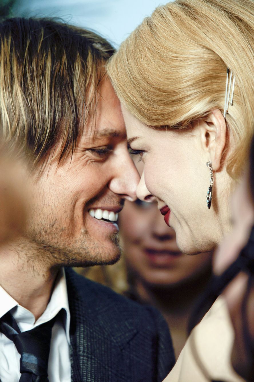 Kidman and Urban share a moment after arriving at the CMA Awards in Nashville, Tennessee, in 2007.