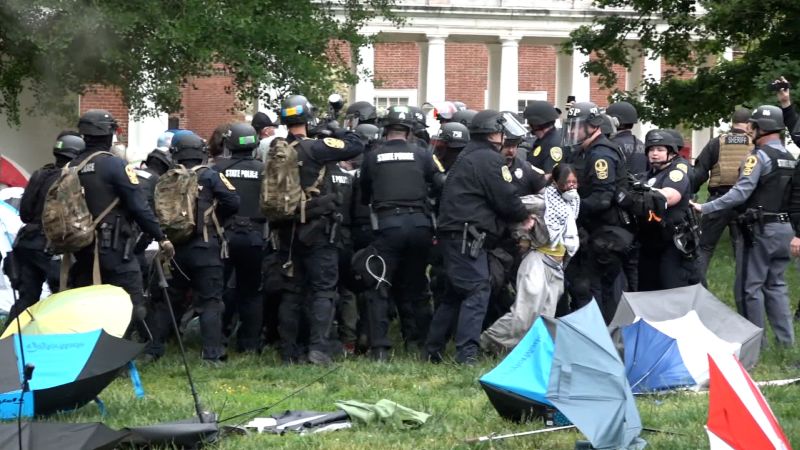 Video shows officers removing tents at University of Virginia | CNN