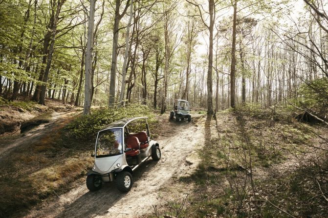 But their wheels aren't confined to the fairways. Garia sells street legal models in both European and US markets. For those players with a penchant for firing balls into the trees, there's even an off-road version, the Off-X Lifted (street legal in the US only).  