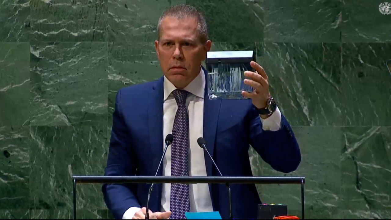 Israeli ambassador shreds UN document in angry speech | CNN