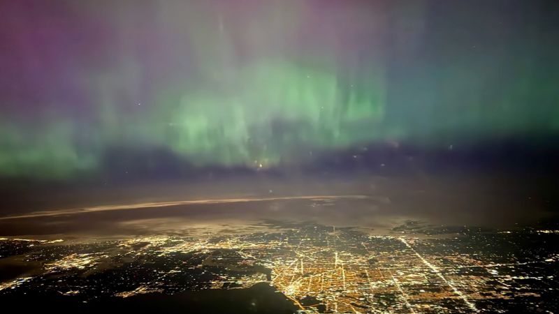 Passenger captures aurora from inside an airplane | CNN