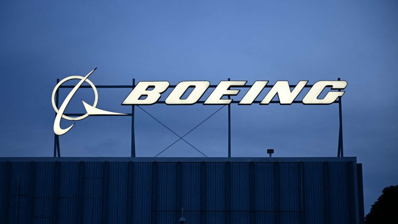 Boeing е скрил съмнителни части от регулаторите, които може да са били инсталирани в самолети 737 Max, твърди нов информатор