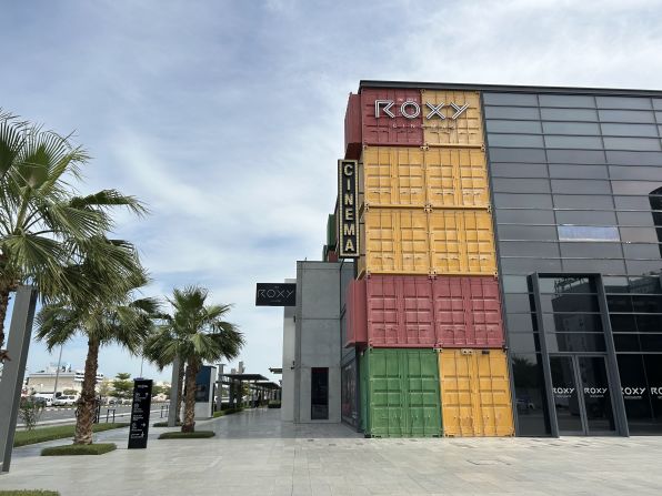 <strong>Box Park: </strong>Built with brightly colored old shipping containers, this shopping complex is filled with trendy lifestyle stores, boutique gyms, and Roxy Cinema, which boasts large vintage-style movie chairs for extra comfort.