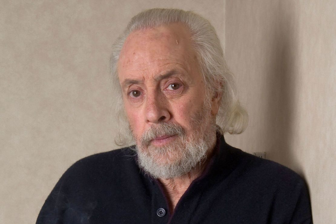 Robert Towne, el guionista ganador del Óscar por varias películas aclamadas, incluido el clásico thriller noir de 1974 "Chinatown", protagonizado por Jack Nicholson y Faye Dunaway, falleció el 1 de julio de 2024, según informó su publicista. Tenía 89 años.