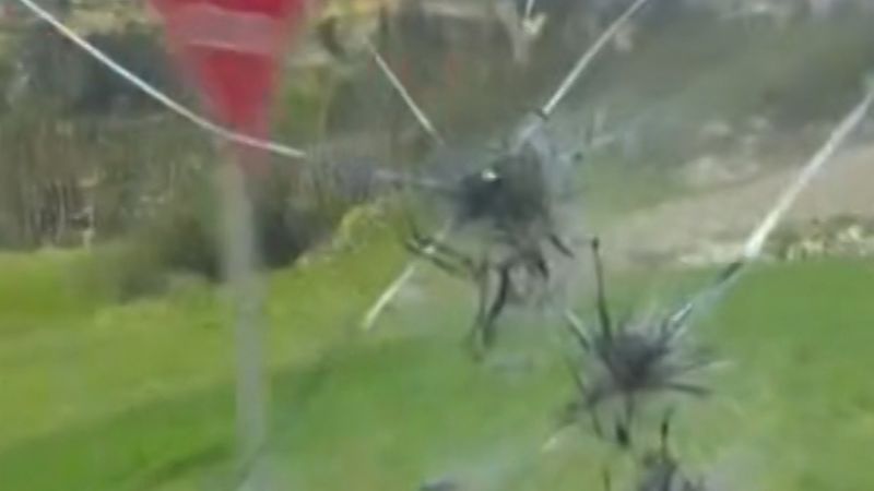 Mob attacks motorcade of Ecuador’s president