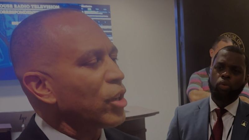 https://media.cnn.com/api/v1/images/stellar/prod/251009-hakeemjeffries-vert-clean.jpg?c=16x9&q=w_800,c_fill