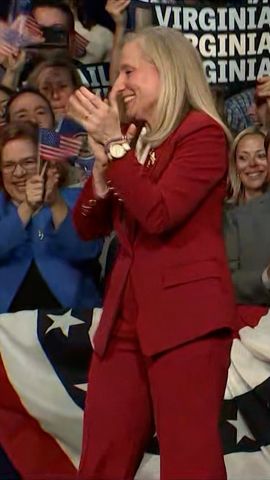 251104_Zeleny v2 Copy 01.00_00_39_03.Still002.jpg