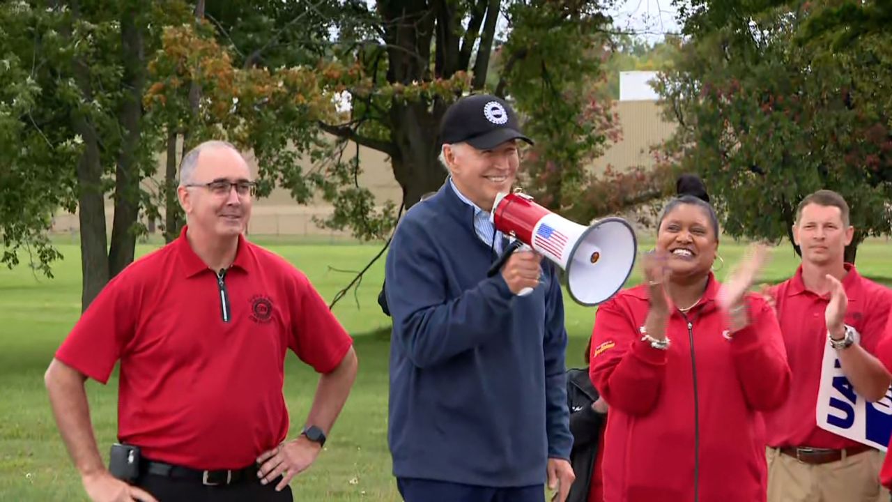 Live Updates Uaw Strikers Receive Bidens Support As He Walks Picket Line In Michigan Cnn