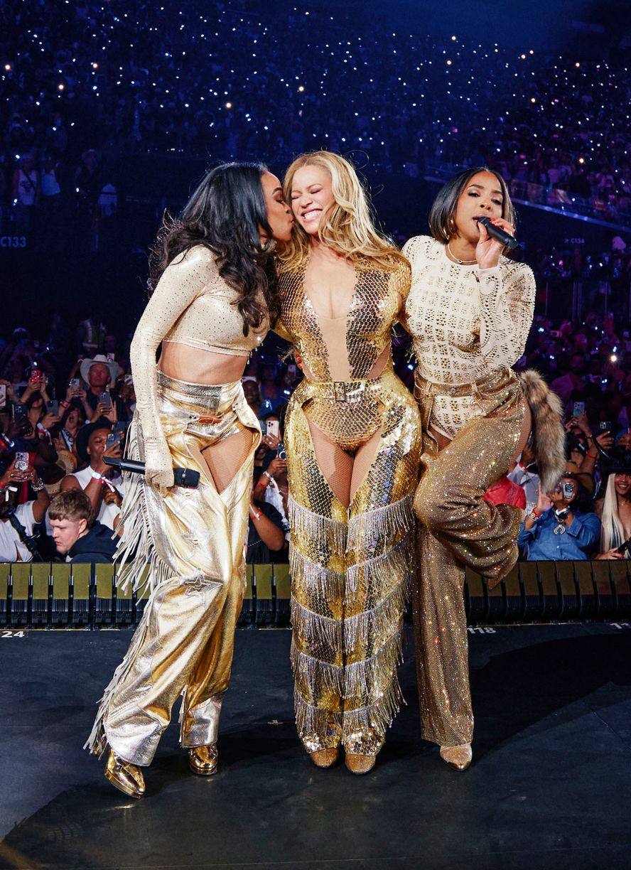 Beyoncé reunited with Michelle Williams and Kelly Rowland of Destiny’s Child as she <a href="index.php?page=&url=https%3A%2F%2Fwww.cnn.com%2F2025%2F07%2F27%2Fentertainment%2Fbeyonce-destinys-child-jayz-shaboozey-las-vegas">wrapped up her Cowboy Carter Tour</a> in Las Vegas on Saturday, July 26. Williams and Rowland joined Beyoncé on stage to perform a medley of the group’s biggest hits, according to video footage posted to social media.
