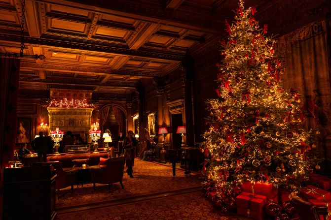 <strong>Cliveden House: </strong>Located in Berkshire, Englad, Cliveden House makes for an elegant English Christmas, with festive afternoon tea and a three-day house party.