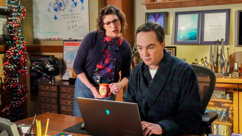 Mayim Bialik and Jim Parsons reprised their "The Big Bang Theory" roles in the "Young Sheldon" series finale.