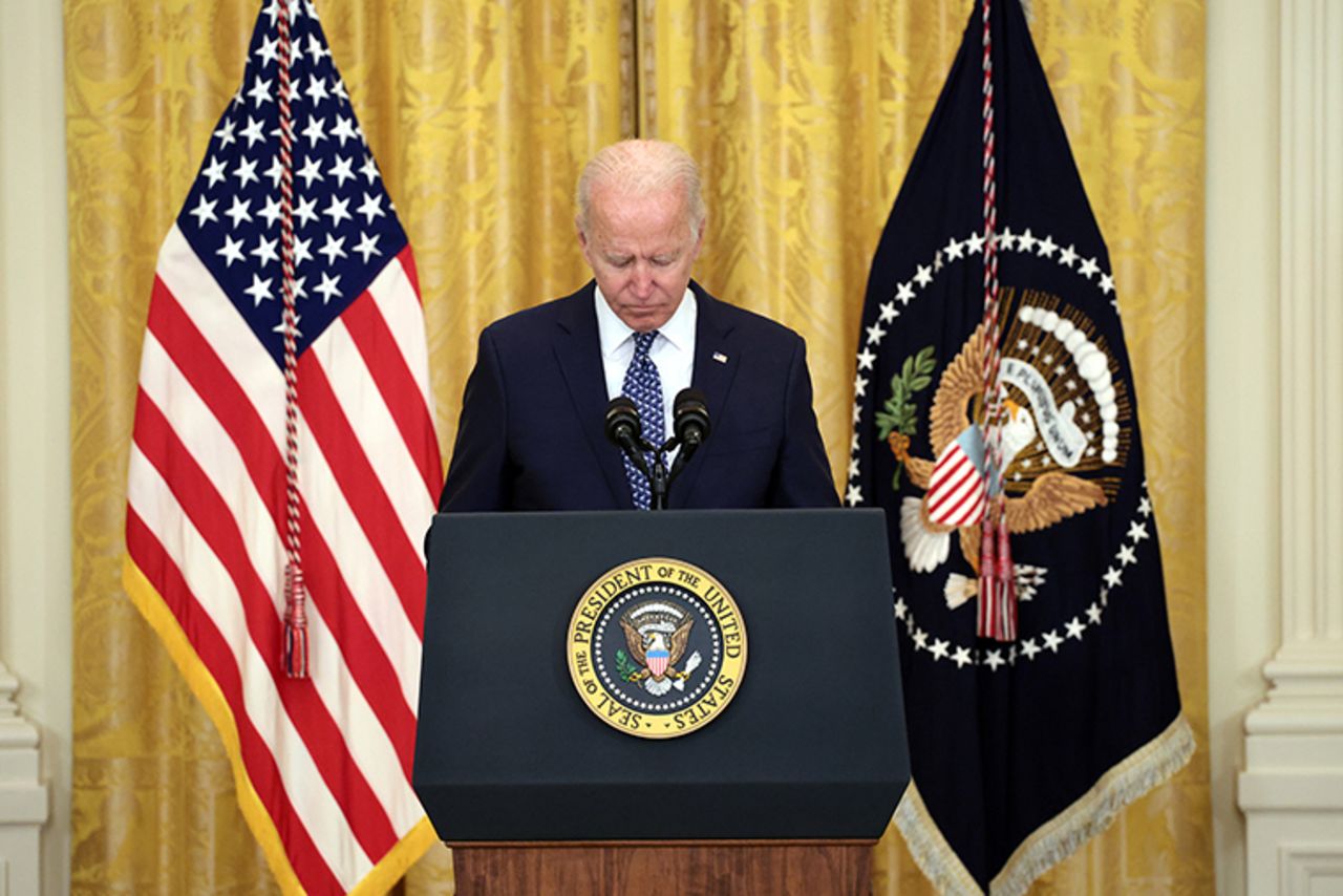 U.S. President Joe Biden holds a moment of silence for workers who have died from the COVID-19 pandemic as he speaks on workers rights and labor unions in the East Room at the White House on September 08, 2021 in Washington, DC.