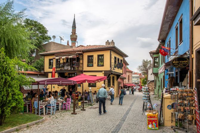The nearby university town of Eskişehir is a popular weekend getaway for Ankara residents. Seen as one of Turkey’s most European towns, it's famous for the Odunpazarı Historical Urban Site, an open-air museum that showcases some of the best-preserved examples of traditional Turkish architecture.