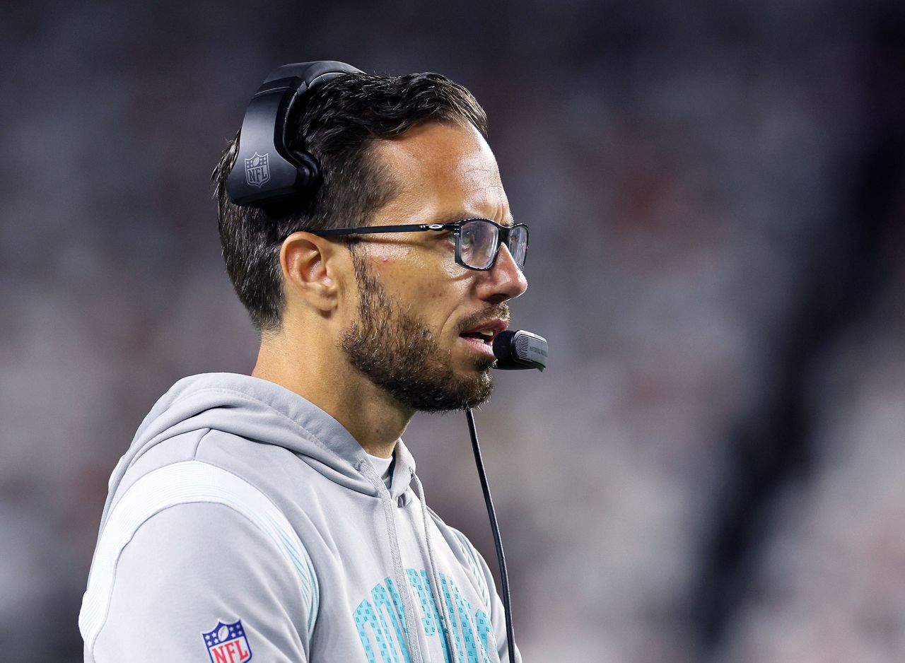 Miami Dolphins head coach Mike McDaniel stands on the sidelines during Miami's game against the Cincinnati Bengals on September 29. 