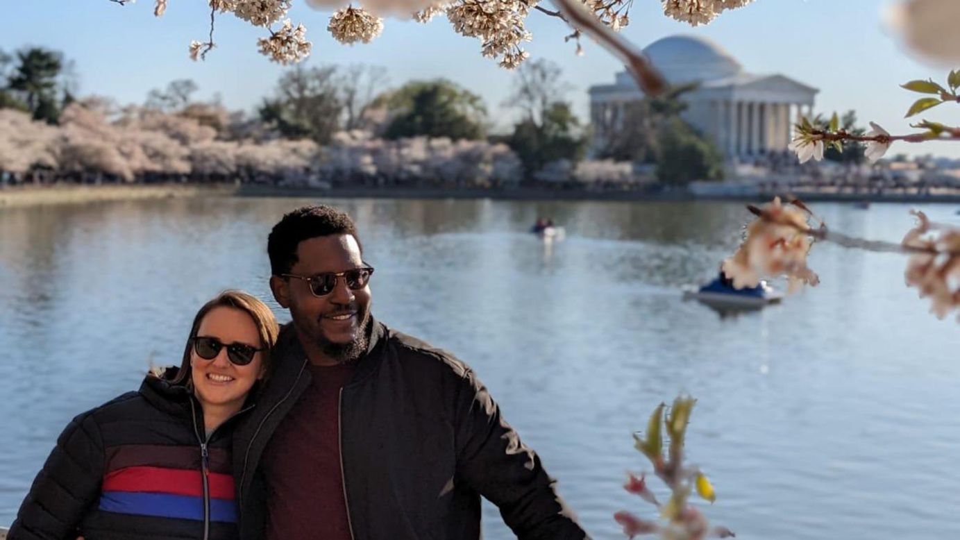 When Anesu Masube’s mother passed away, he had to book a last minute flight home. On board, he struck up conversation with fellow passenger Hannah Brown and the two found unexpected happiness in the wake of grief.