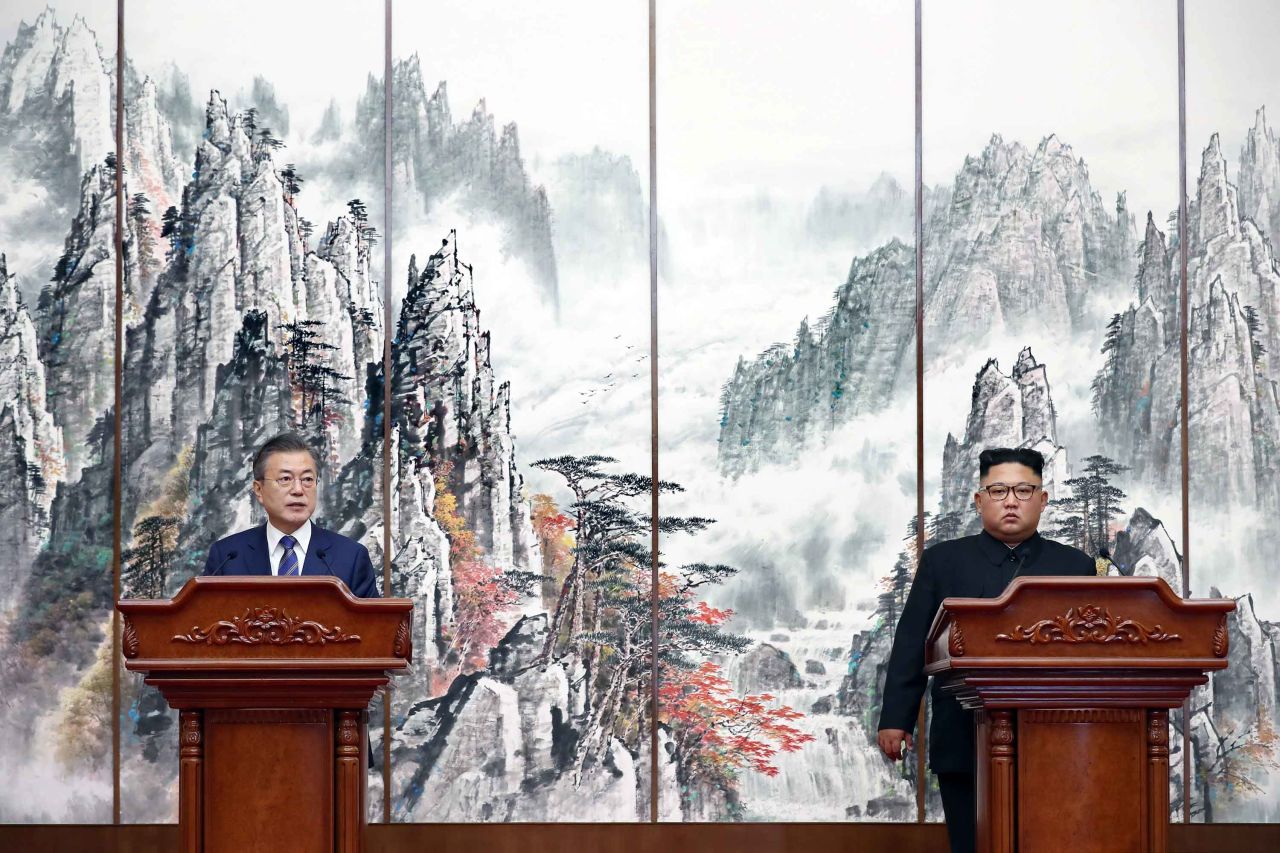 South Korean President Moon Jae-in and North Korean leader Kim Jong Un attend a joint press conference in Pyongyang, North Korea, in September 2018.