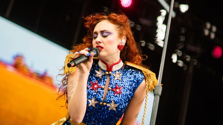 2XTTNWK San Francisco, USA. 11th Aug, 2024. Chappell Roan performs at the Outside Lands 2024 Music and Arts Festival held in Golden Gate Park on August 11, 2024 in San Francisco, California. Photo: Annie Lesser/imageSPACE /Sipa USA Credit: Sipa USA/Alamy Live News