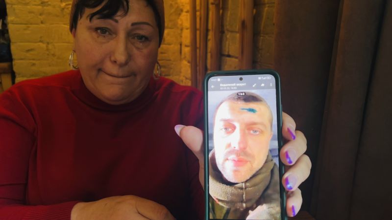 Липсващи, но не забравени: Как украинците търсят тези, които липсват във война, използвайки AI и армия от семейства 