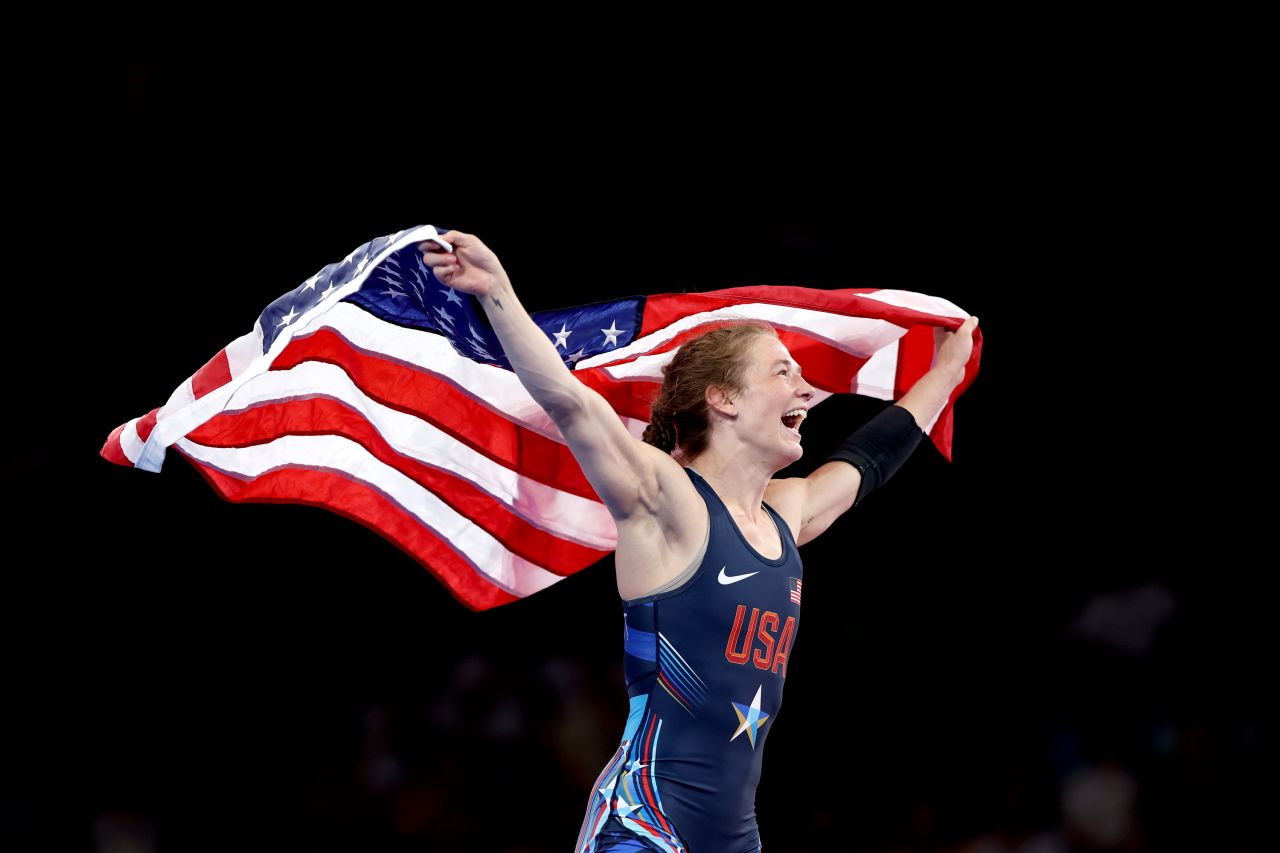 Sarah Hildebrandt celebrates after winning gold in the women's freestyle wrestling 50kg class in Paris, on August 7.