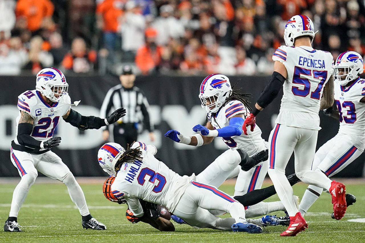 Hamlin and Higgins fell to the ground from the impact of the tackle during the first quarter.