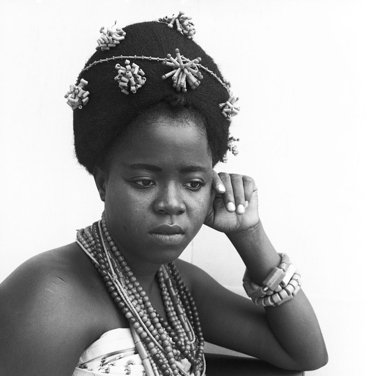 Ojeikere captured the hairstyles of Nigerian women, starting in the 1950s.