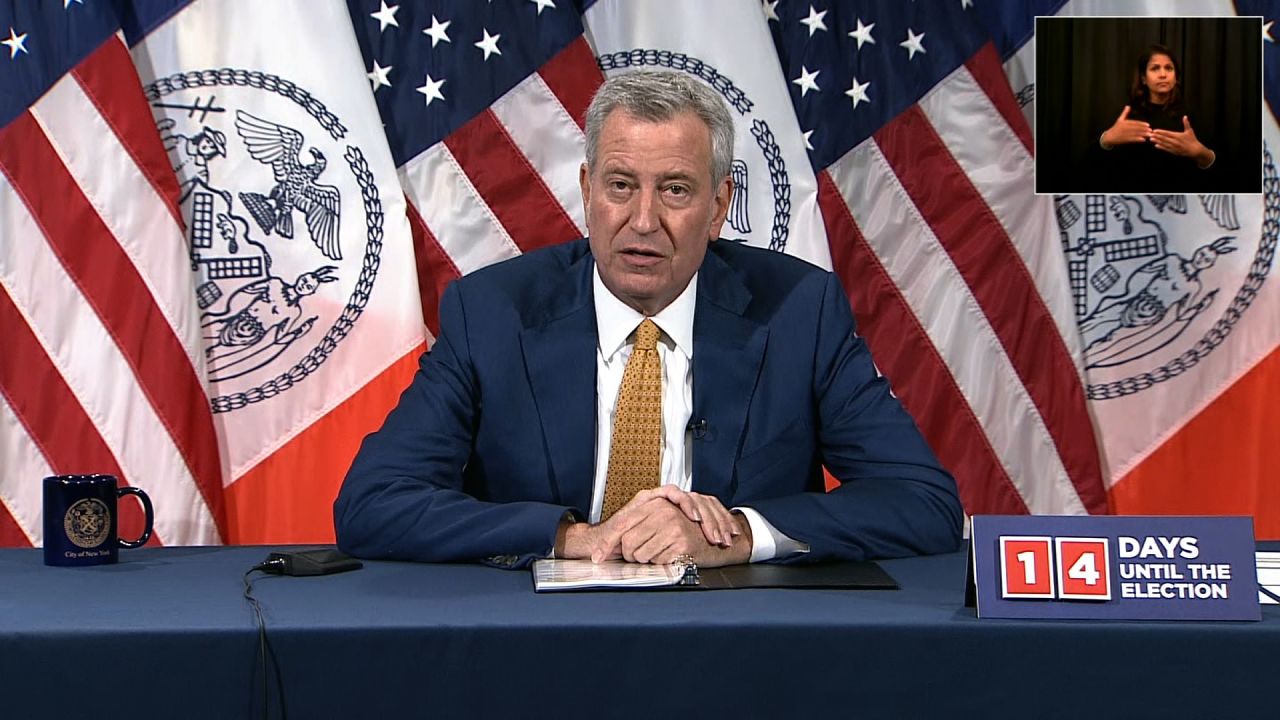 Mayor Bill de Blasio speaks at a press conference in New York on October 20.