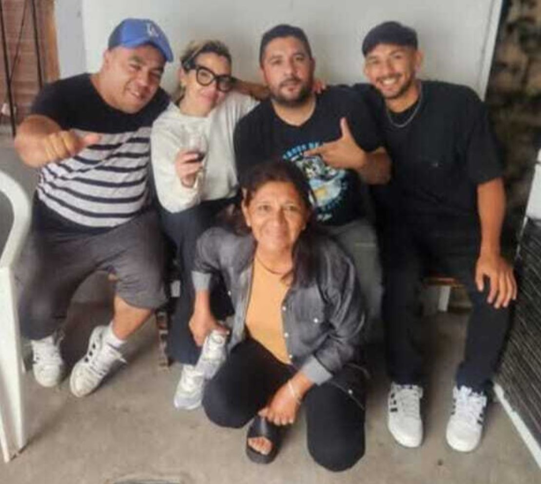 Nilda Rivadeneira y sus hijos.