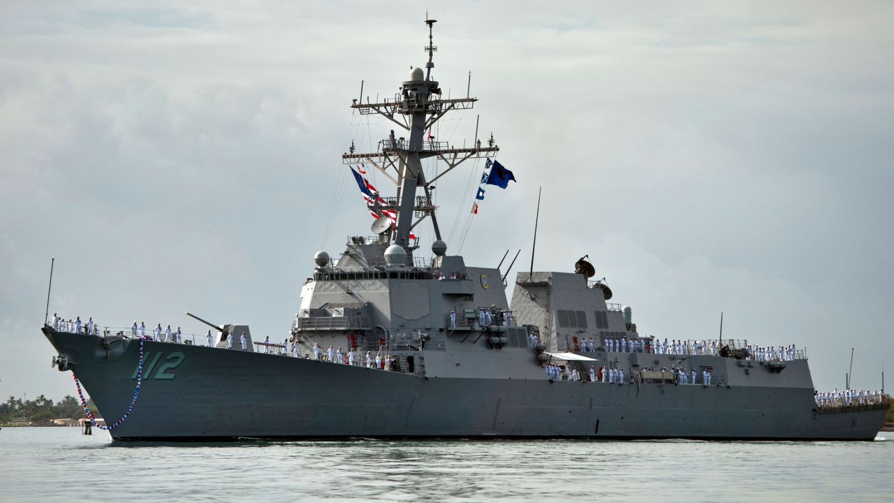 The guided missile destroyer USS Michael Murphy (DDG 112) arrives at Joint Base Pearl Harbor-Hickam in Hawaii on November 21, 2012.