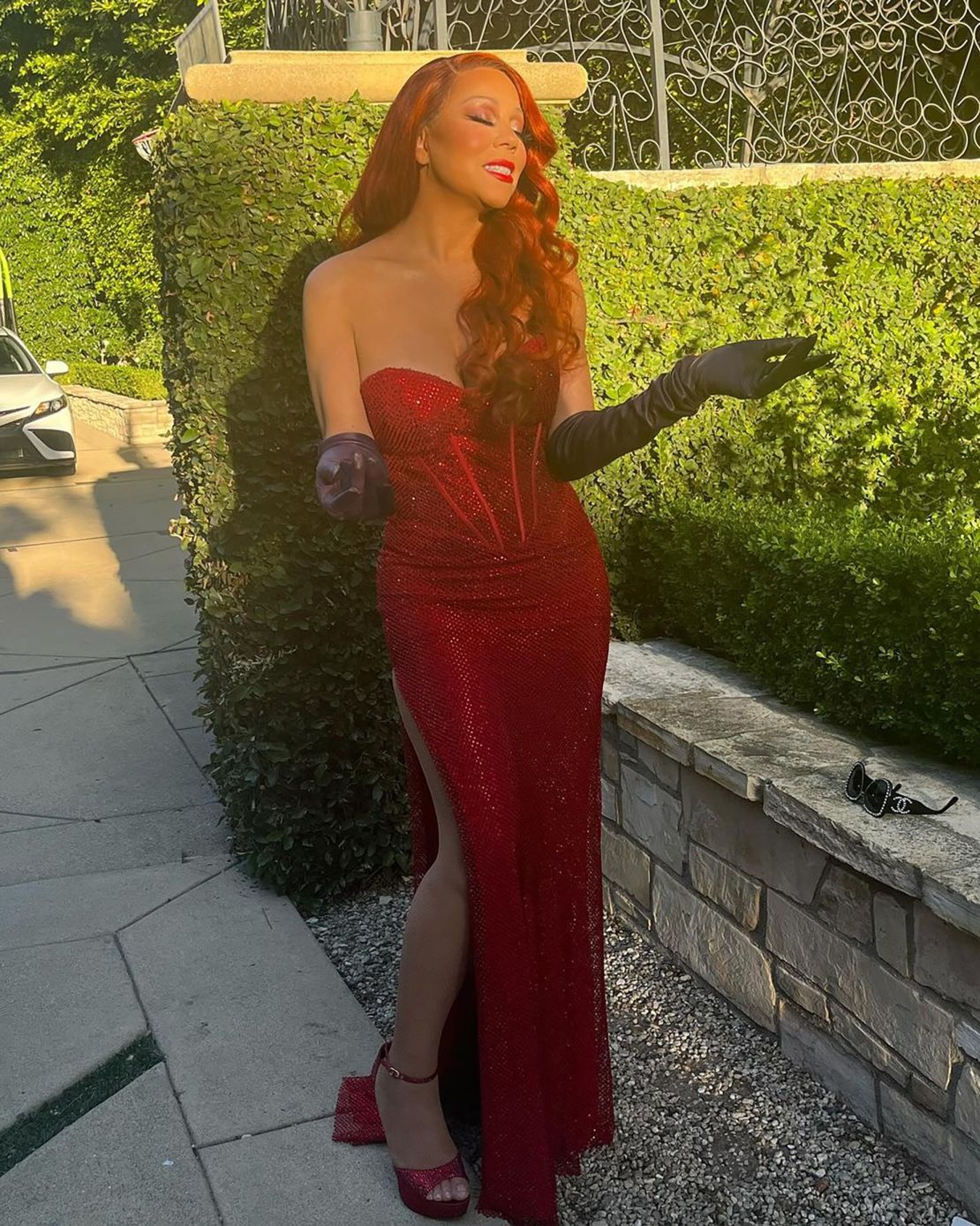 Mariah Carey wore the trademark sultry red of Jessica Rabbit.