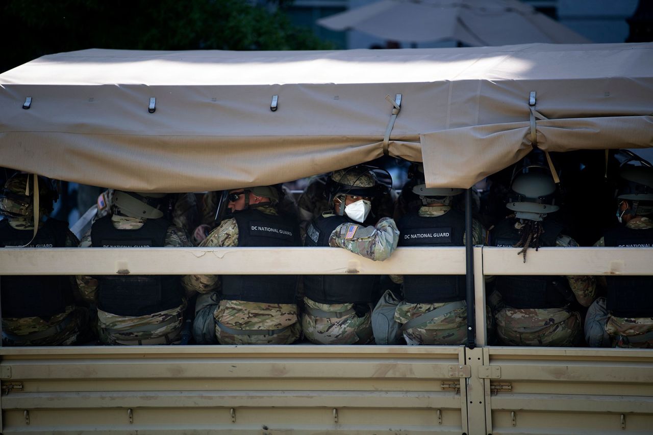 Members of the DC National Guard arrive at the White House on June 1.