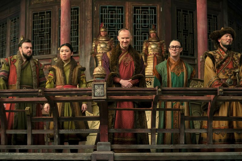3 Body Problem. (L to R) John Bradley as Jack Rooney, Jess Hong as Jin Cheng, Mark Gatiss as Isaac Newton, Reece Shearsmith as Alan Turing, Jenson Cheng as Kublai Khan in episode 103 of 3 Body Problem.