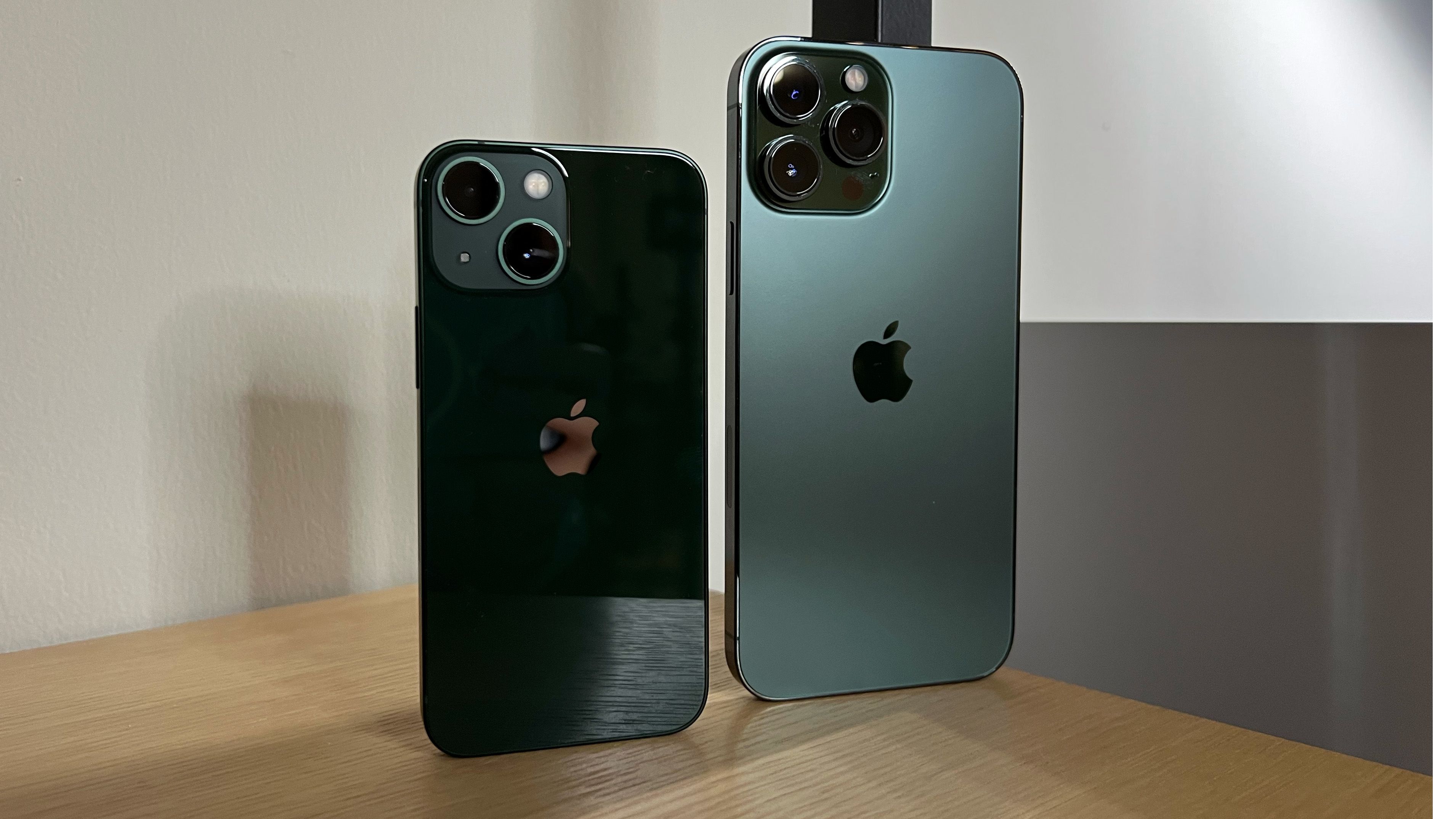 iPhone 13 vs iPhone 13 mini vs iPhone 13 Pro vs iPhone 13 Pro Max