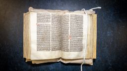 Peterhouse MS 255, a Peterhouse Cambridge collection of medieval sermons, is open at the mention of the Song of Wade.