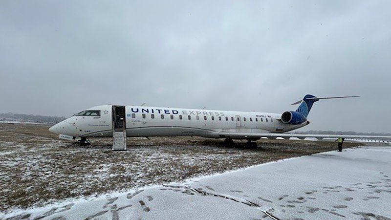 United Regional Jet slides off taxiway at an icy St. Louis Lambert Airport